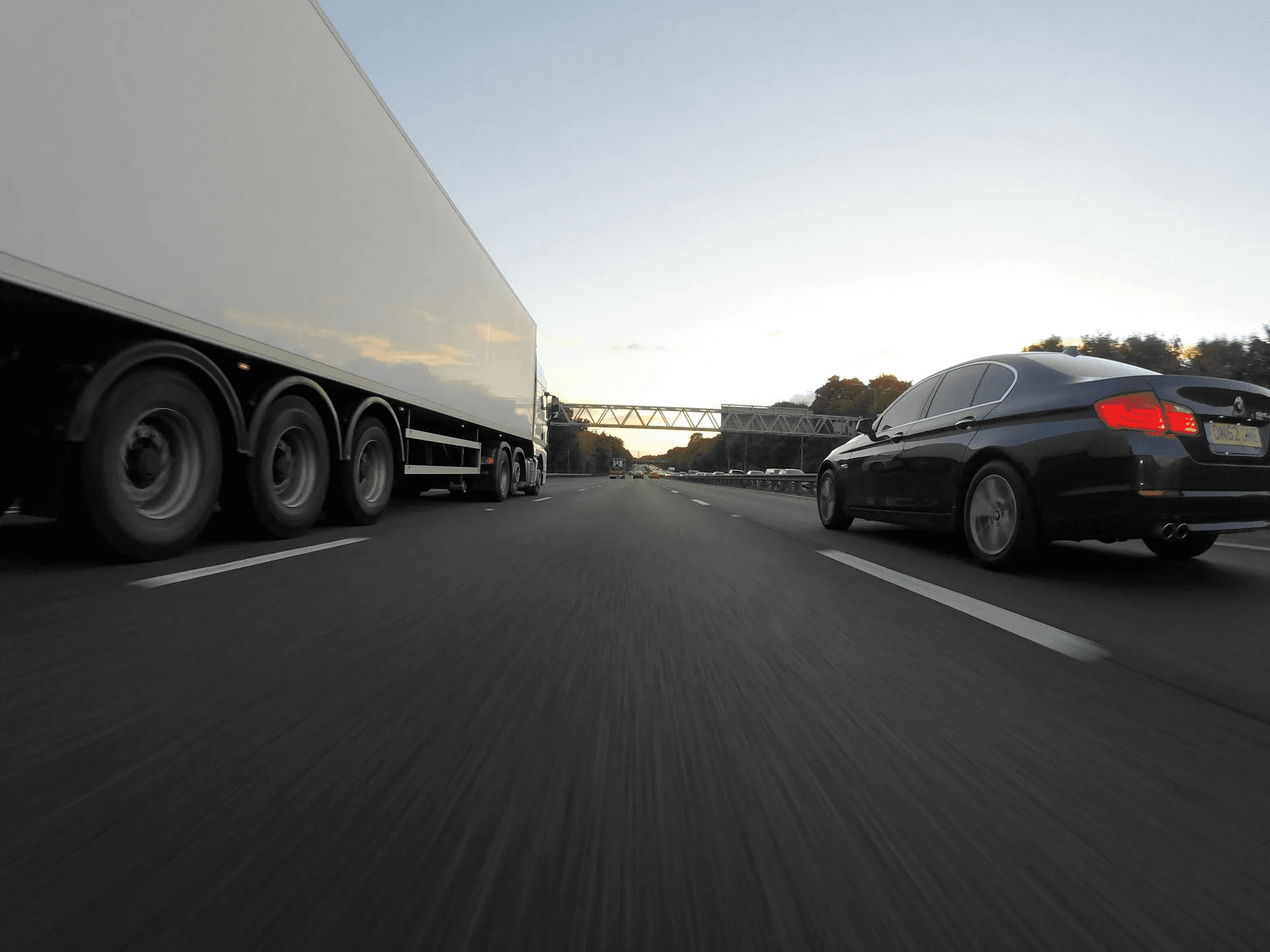 Should I Sue the Truck Driver or the Trucking Company After a Georgia Truck Accident?
